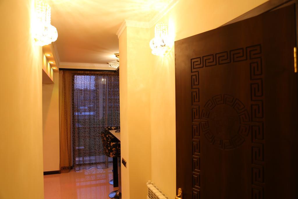 Versace Downtown Jerevan Kamer foto