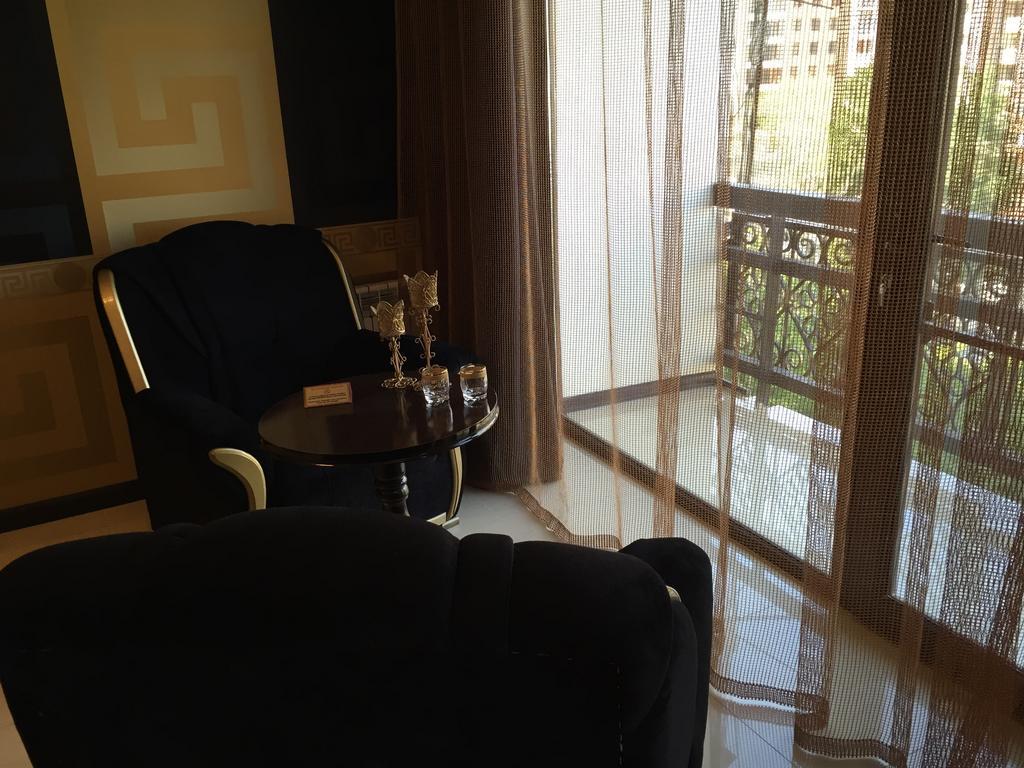 Versace Downtown Jerevan Kamer foto