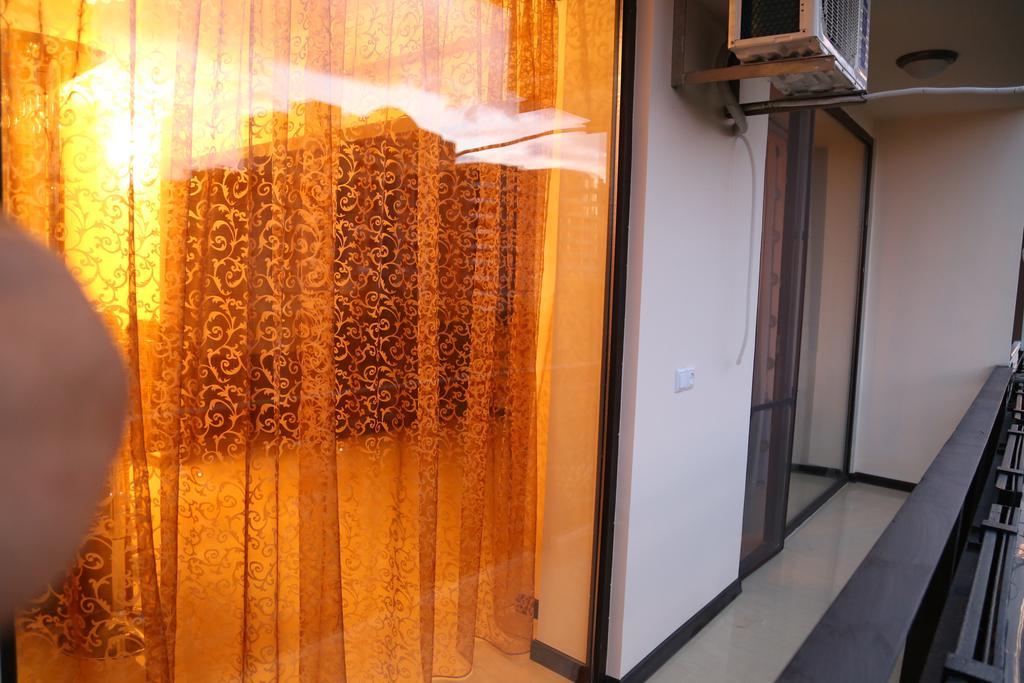 Versace Downtown Jerevan Kamer foto