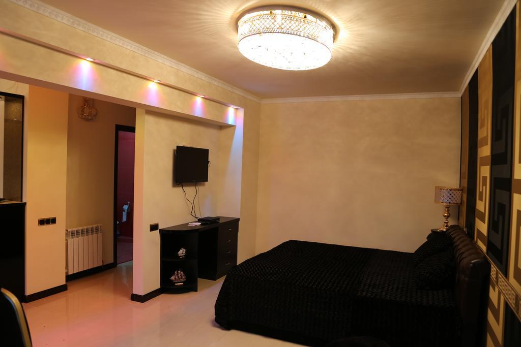 Versace Downtown Jerevan Kamer foto