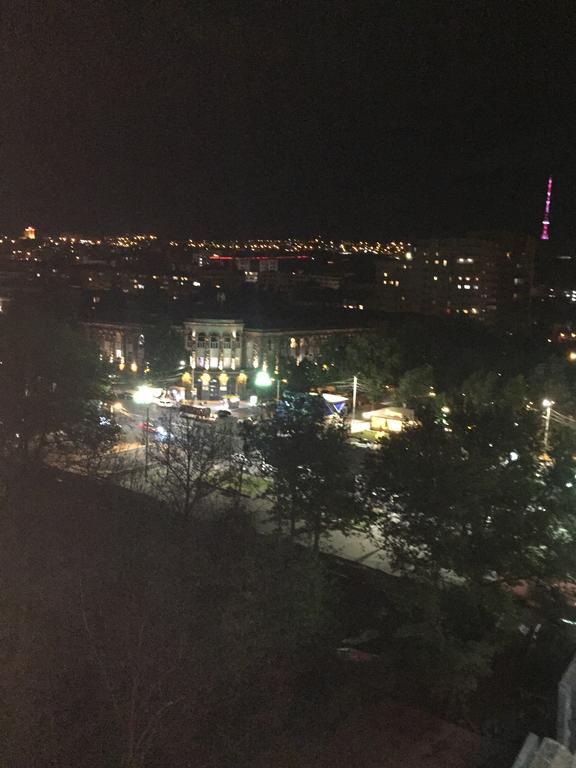 Versace Downtown Jerevan Buitenkant foto
